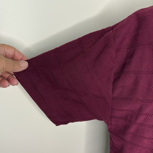 Class 955 Burgundy Short Sleeve Textured Oversized Top. Medium - Picture 3 of 10